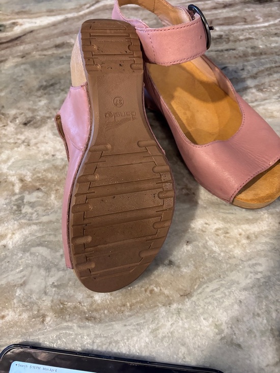 Dansko Women's Pink Leather Slingback Sandals - Picture 4 of 4